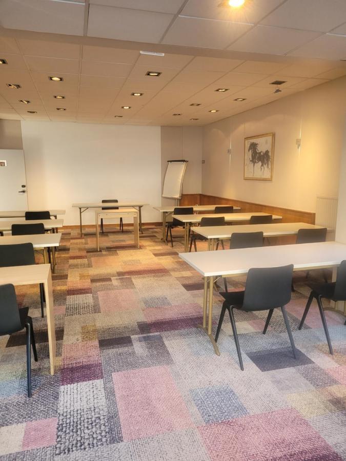 Ibis Saint-Omer Centre Bagian luar foto