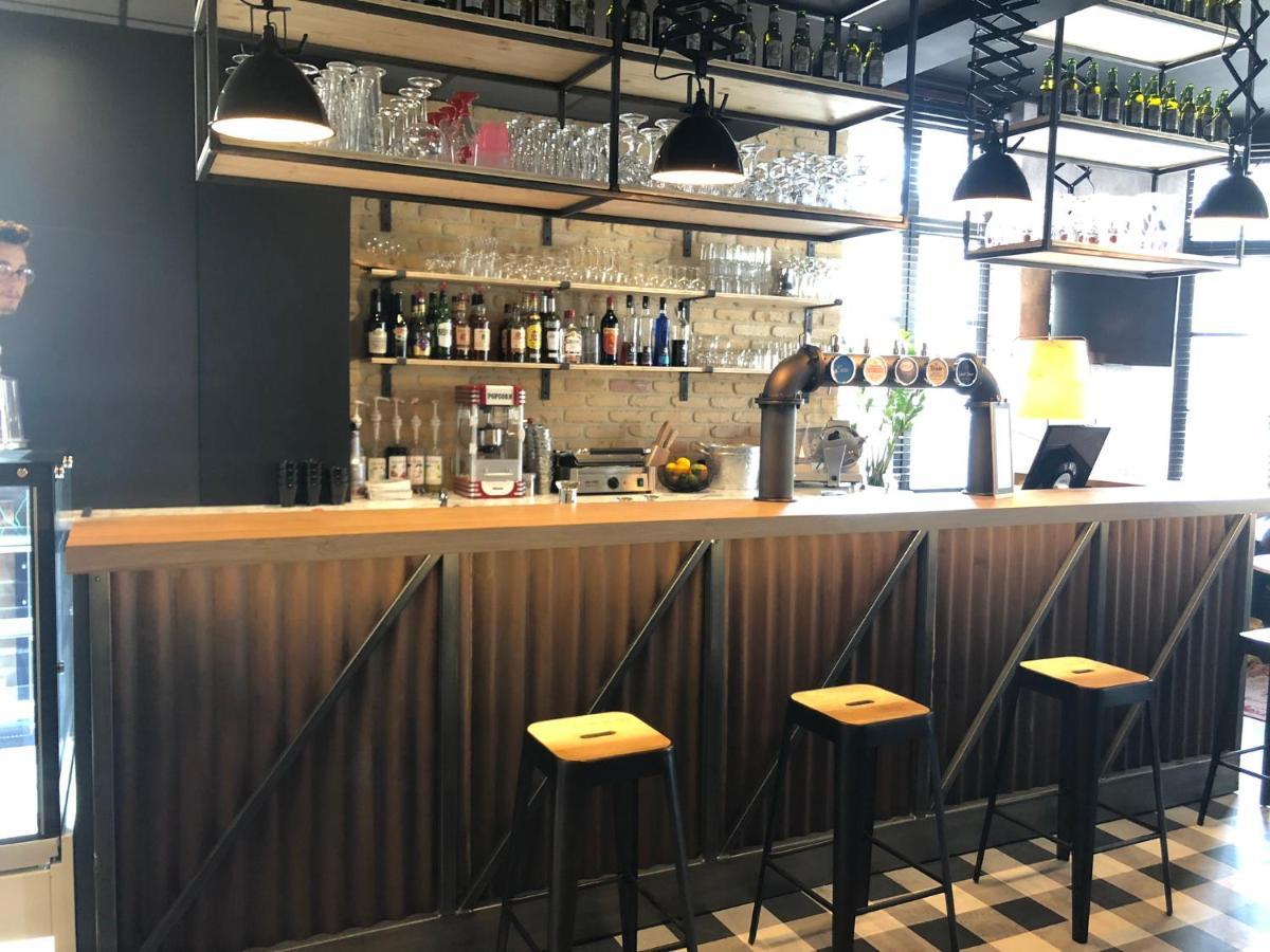 Ibis Saint-Omer Centre Bagian luar foto