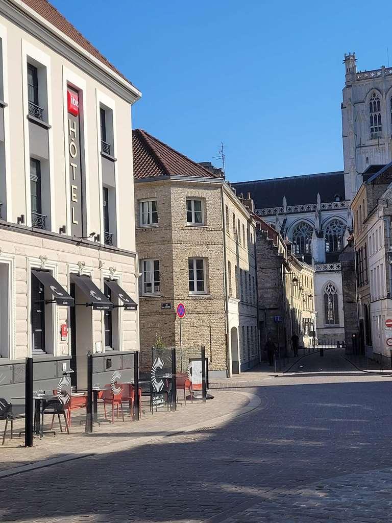 Ibis Saint-Omer Centre Bagian luar foto