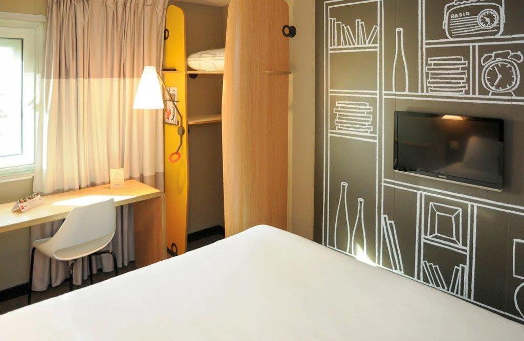 Ibis Saint-Omer Centre Bagian luar foto