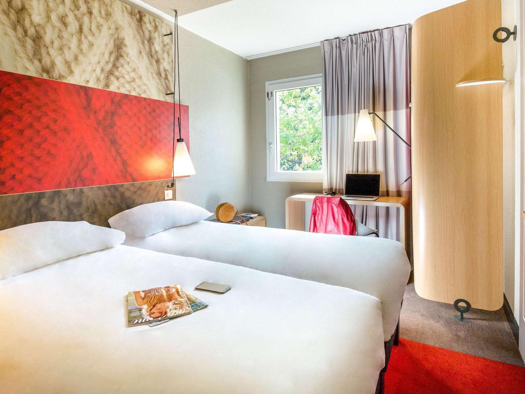 Ibis Saint-Omer Centre Bagian luar foto