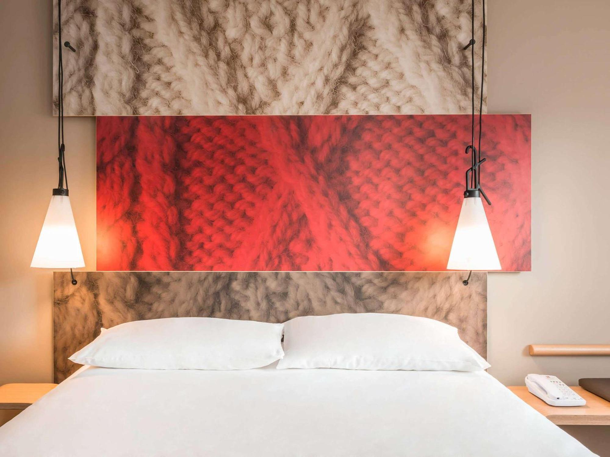 Ibis Saint-Omer Centre Bagian luar foto