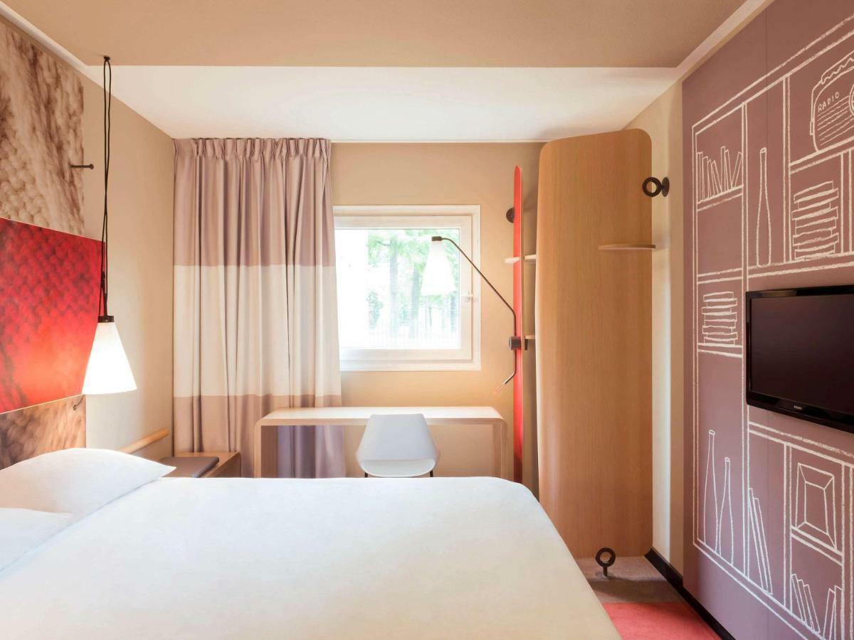 Ibis Saint-Omer Centre Bagian luar foto